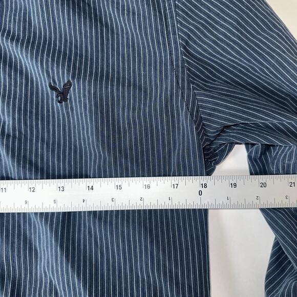 American Eagle Outfitters Men’s Button-Down Shirt Blue Pinstripe Size Small - Picture 3 of 7